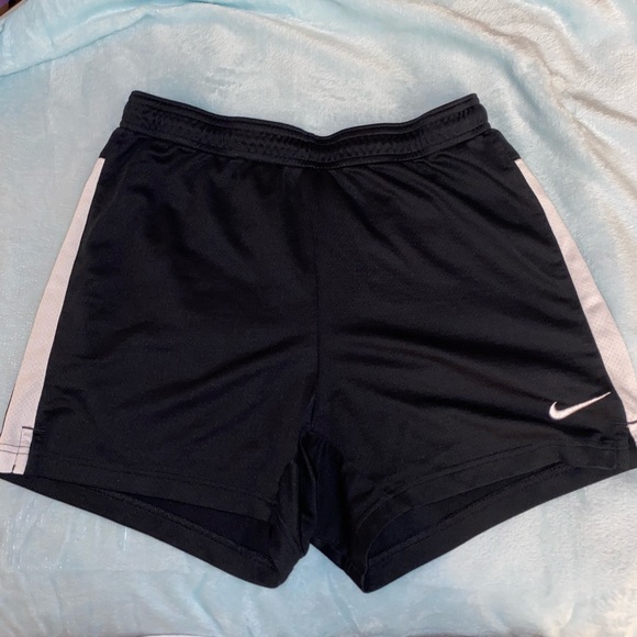 Nike soccer shorts - Picture 2 of 3